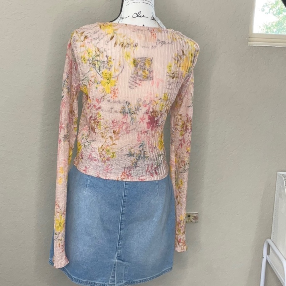 478 - We The Free Multicolor Floral Top with Denim Skirt - Picture 4 of 7
